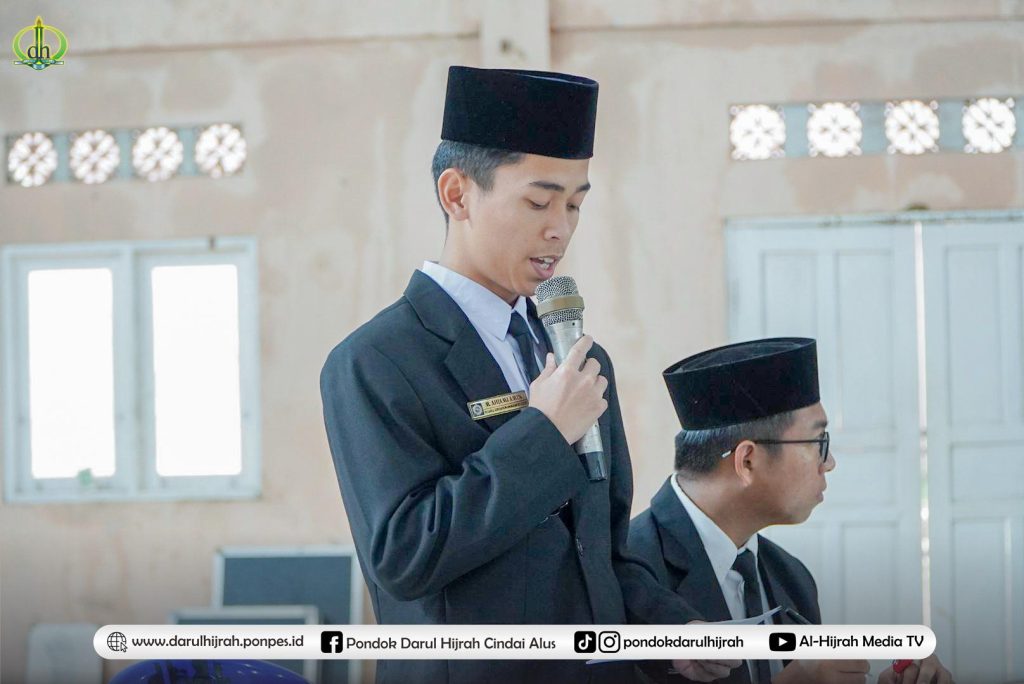 Pembawa Acara Membimbing Acara Pembukaan kegiatan Fathul Mu Jam