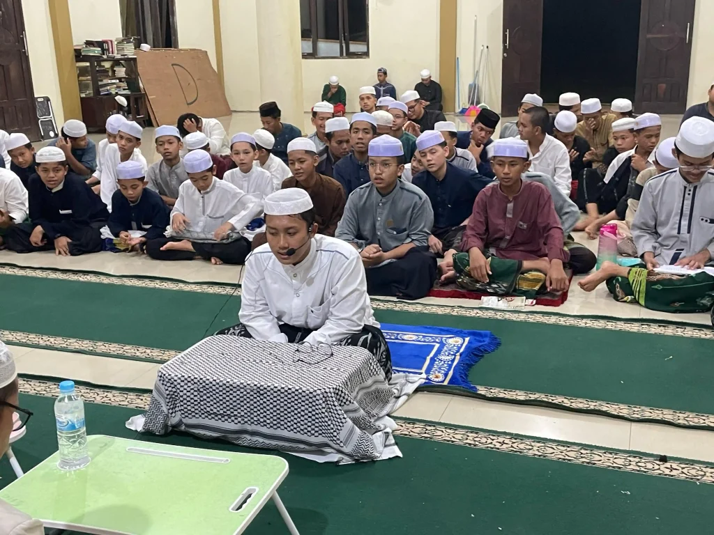 calon Hafidz Qur an melafalkan Al Qur'an dihadapan wakil pengasuh PTQ DH3