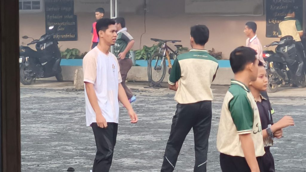 Olahraga Pagi Hari di Pondok Darul Hijrah