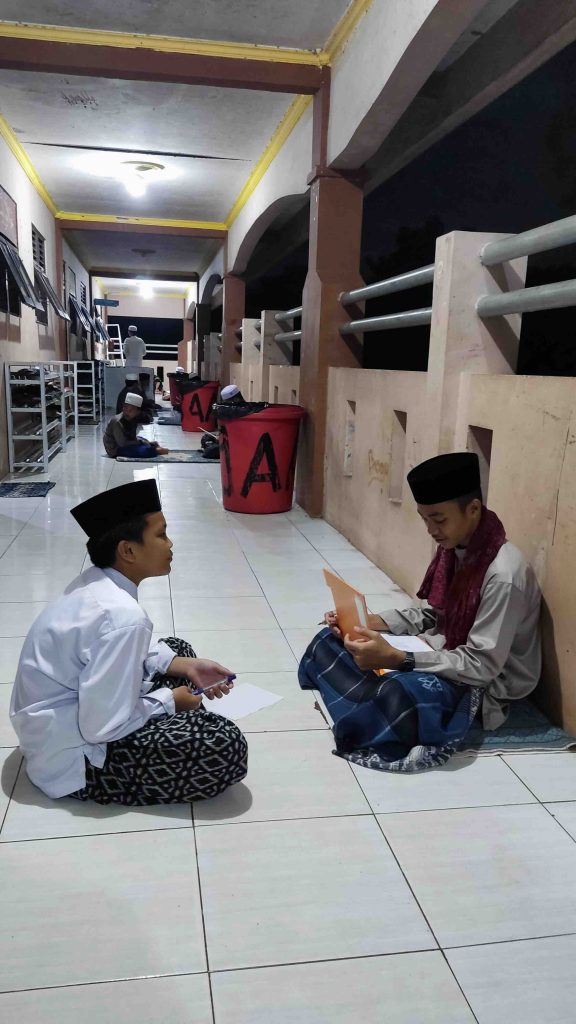 Ujian syafahi kosakata harian sebagai metode efektif dalam pembelajaran bahasa Arab di pesantren.