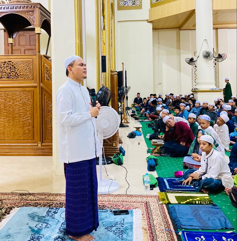 Tausiah Mencintai Al Quran oleh Ust. Qurtuby