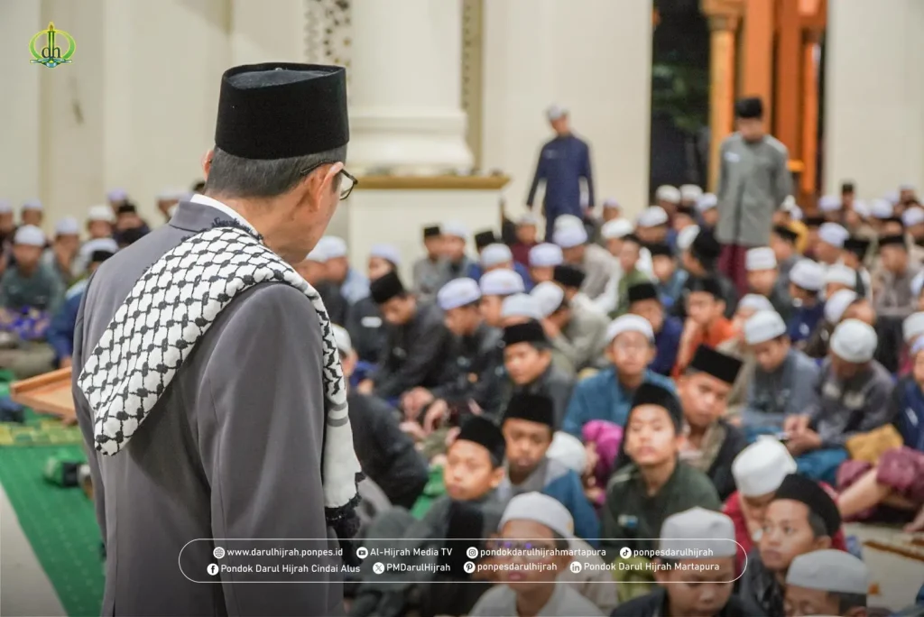 Pimpinan Pondok Darul Hijrah menyampaikan kutum tentang Amaliyah Ramadhan