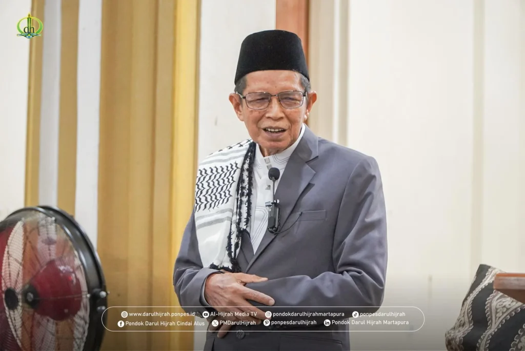 K.H. Muhammad Nasrul Mahmudi menyampaikan kultum tentang amaliyah ramadhan