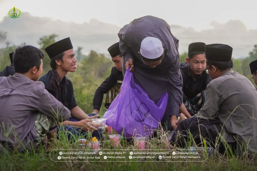 Santri membagikan Ramdhan 2025 membaca Al Qur'an