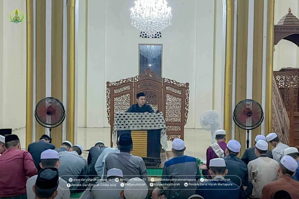 Ust. Zainal Abidin Menyampaikan kuliah subuh terkait menghafal ayat ayat pilihan untuk bekal hidup