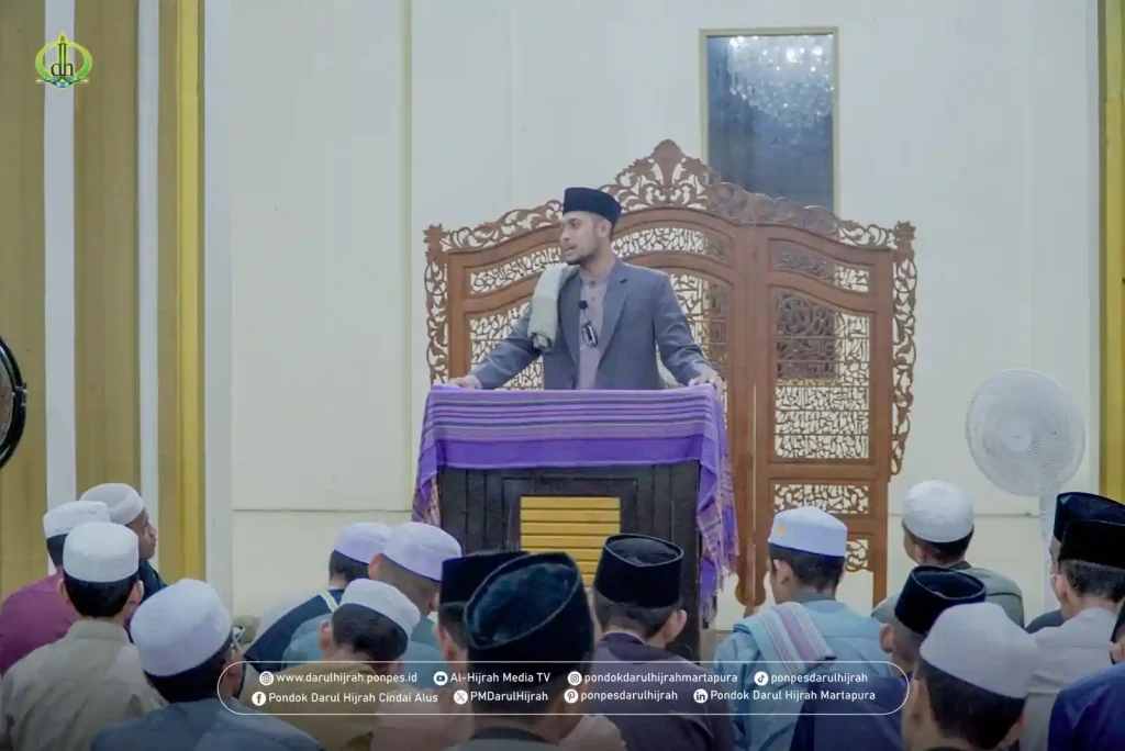 Ust. Naufal menyampaikan materi Refleksi Diri: Meraih Taqwa sebagai Tujuan Akhir Ramadan