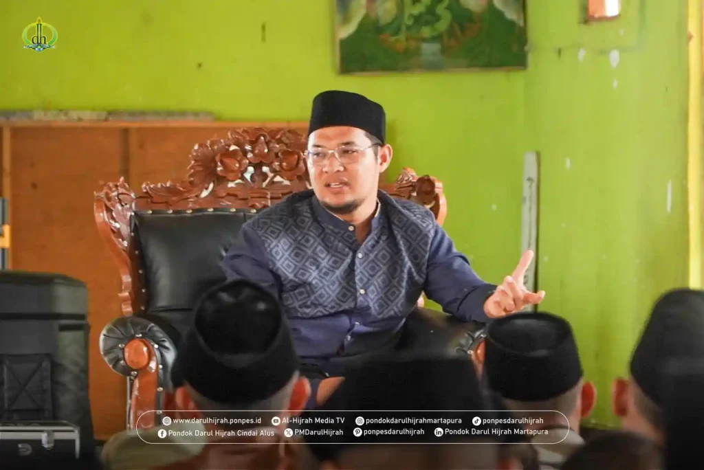 ust. M. Hayaturrahman menyampaikan nasehat untuk para santri