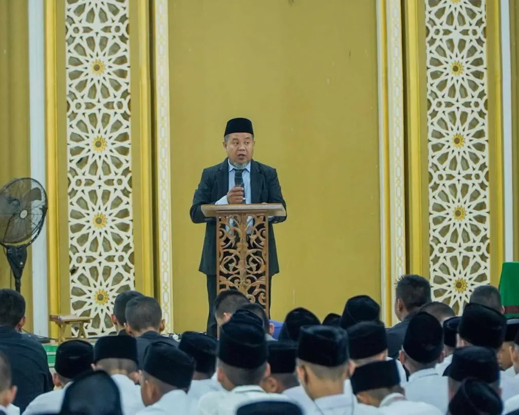 Ust. Saubari memberikan Kuliah Subuh tentang Pentingnya Menjaga Pandangan