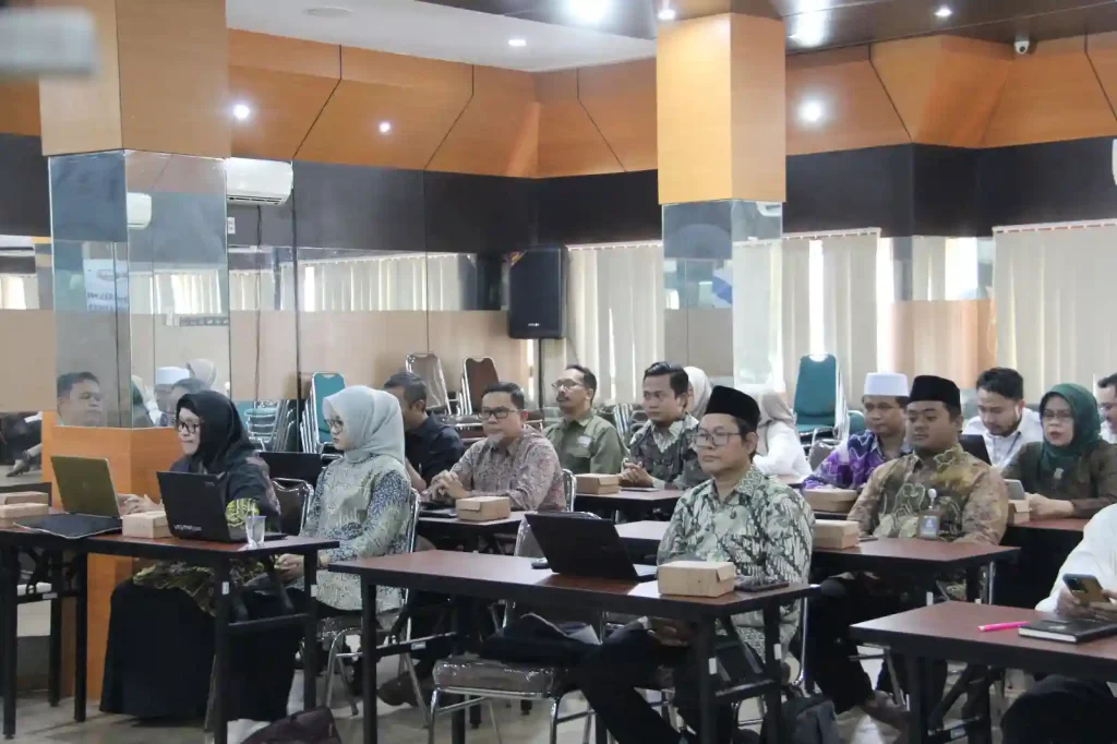 perwakilan STIT Darul Hijrah menyimak pemaparan pada Pelaksanaan Forum Perangkat Daerah