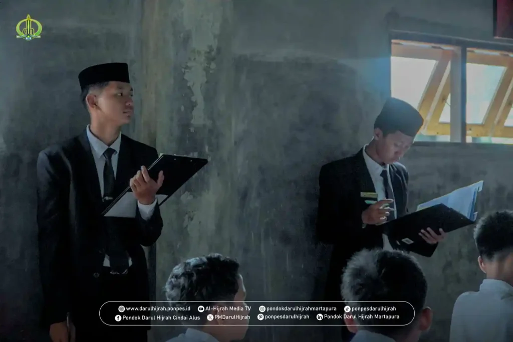 para santri akhir yang bertugas dalam naqd mudarris praktik amaliah tadris