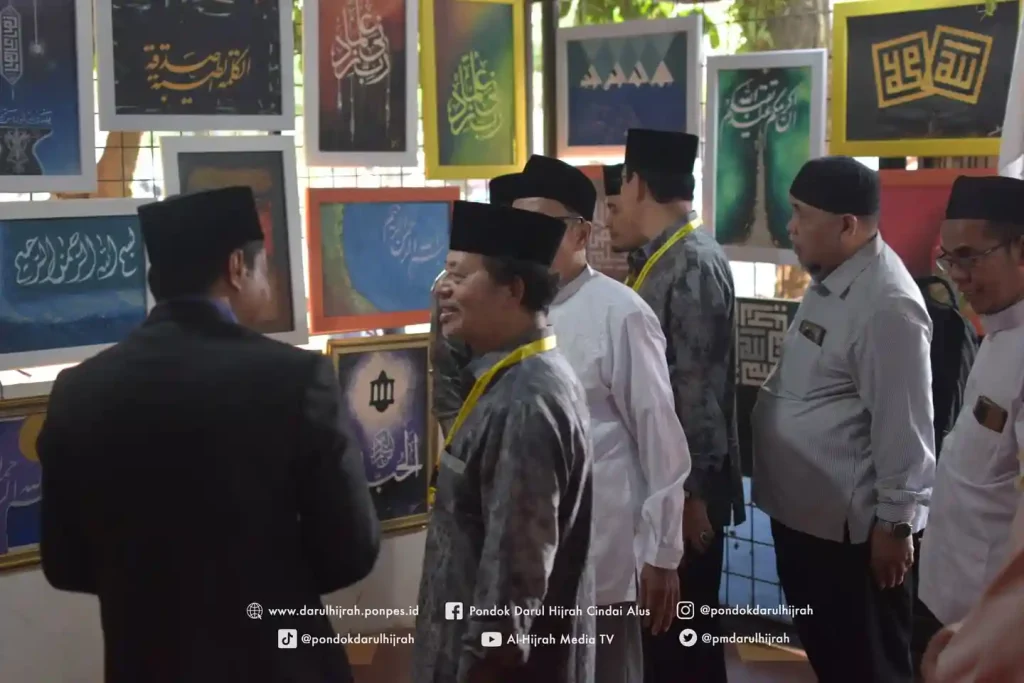 pertemuan guru (sang maestro kaligrafi) dengan salah satu muridnya yang menjadi guru di Pondok Darul Hijrah
