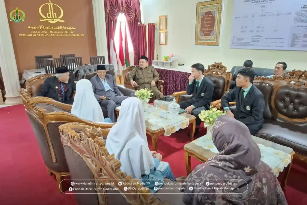 suasana silaturrahmi pengabdian gontor dengan Pimpinan Pondok Darul Hijrah