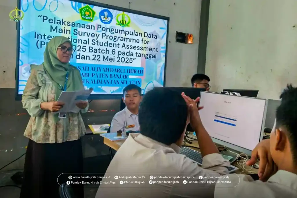 pengarah dari pusat memberikan penjelasan tetang pelaksanaan pengumpulan datan Main Survey pisa 2025