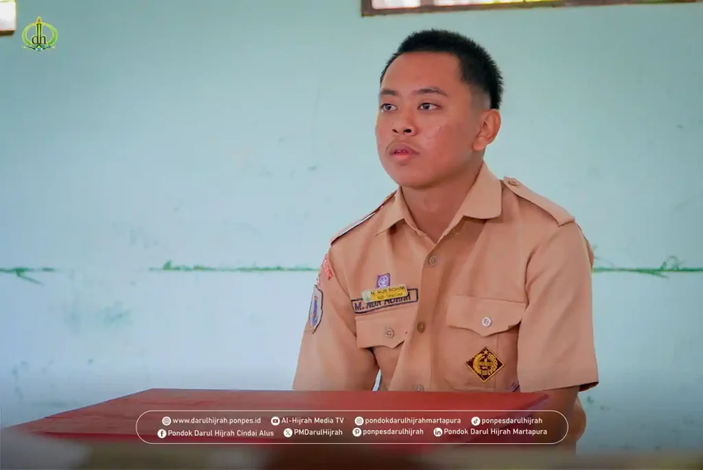 santri mengikuti kegiatan ujian syafahi dan tahriri di Pondok Darul Hijrah Cindai Alus