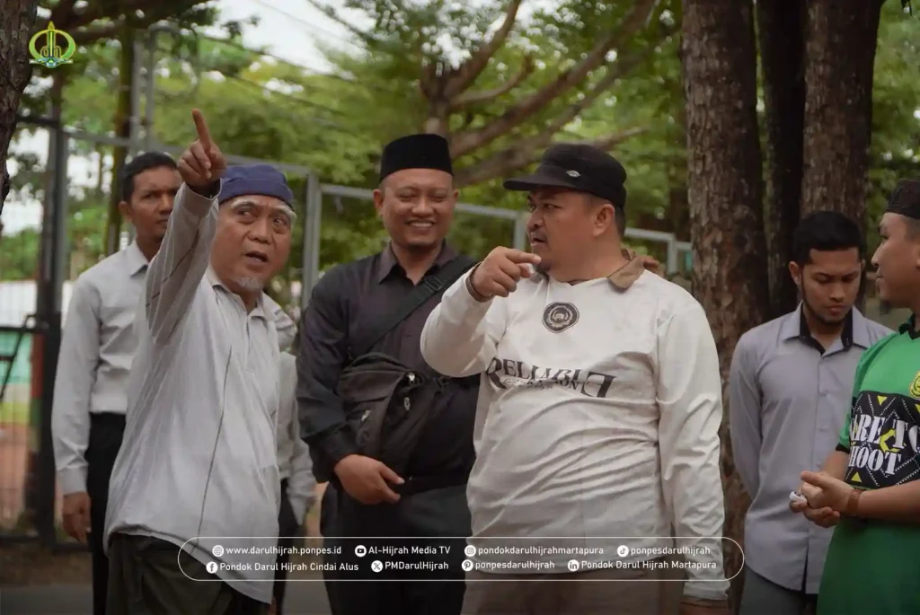perencanaan pembangunan pagar pondok pesantren dengan peninjauan lokasi pagar yang rencana akan dipasang