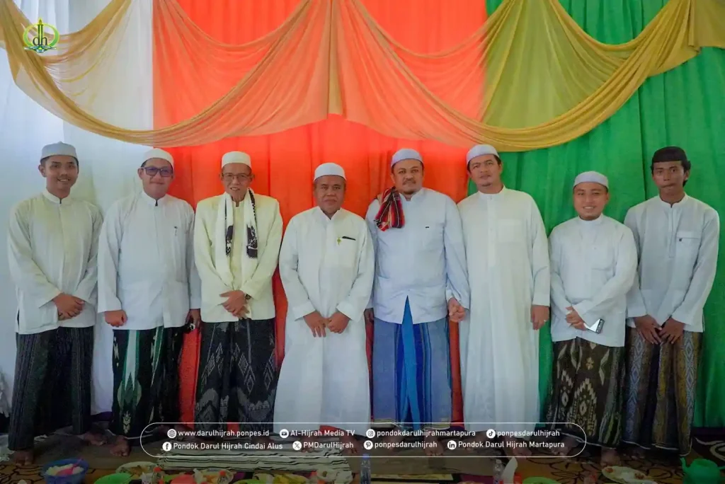 Pefotoan bersama setelah kegiatan peringatan haul KH. Mukhtar