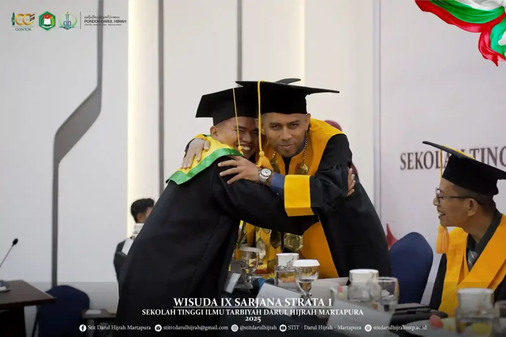Momen lucu pada Wisuda Sarjana Strata Satu IX STIT Darul Hijrah Martapura Kalimantan Selatan
