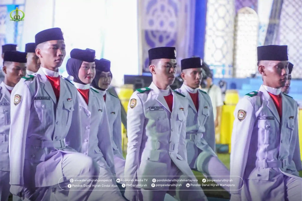 Paskibraka darul hijrah martapura penuh semangat mengibarkan bendera pada pembukaan MTQ XXXVI Kalsel di Kabupaten Banjar Tahun 2025