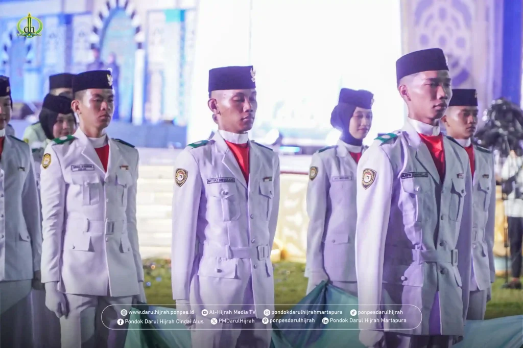 Paskibraka darul hijrah martapura mengibarkan bendera pada pembukaan MTQ XXXVI Kalsel di Kabupaten Banjar Tahun 2025