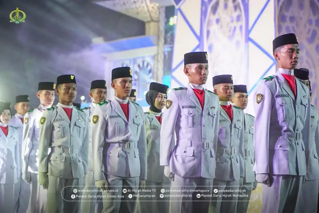 paskibra Darul Hijrah melaksanakan Penurunan Bendera MTQ xxxvi kalsel tahun 2025