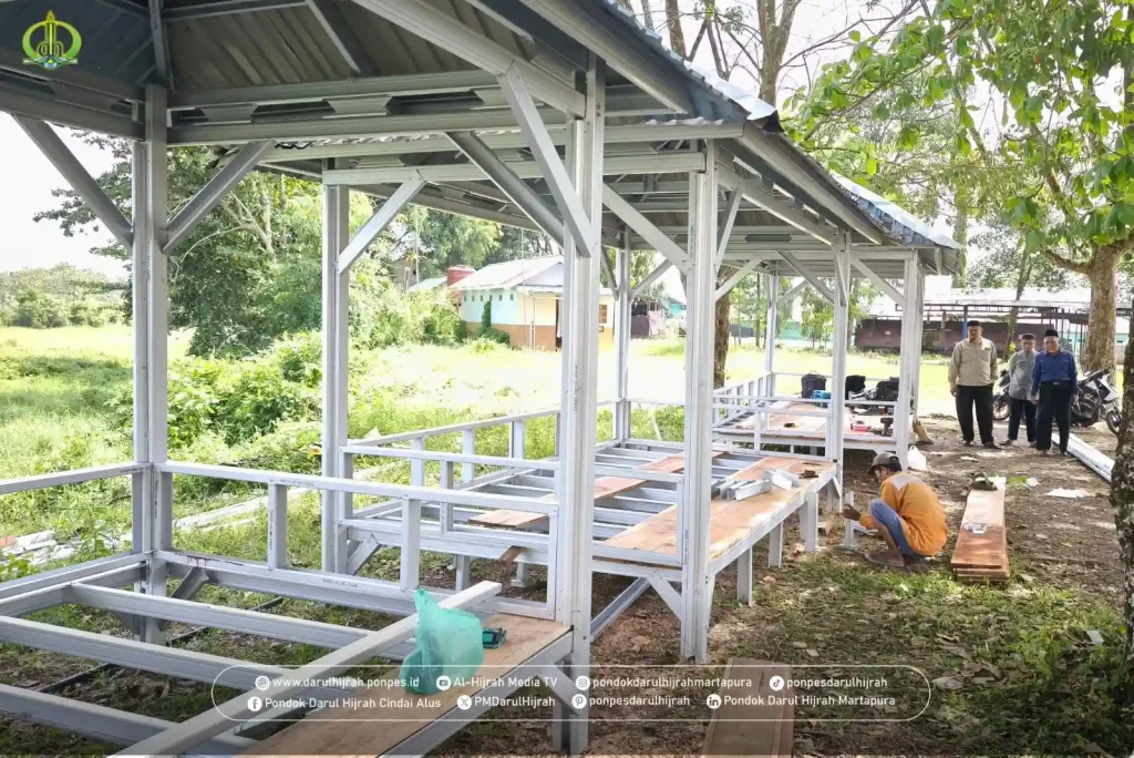 fasilitas baru berupa gazebo sebanyak 3 unit sudah dibuat, recananya 4 unit lagi akan dibuat untuk fasilitas belajar, dan kunjungan orang tua santri
