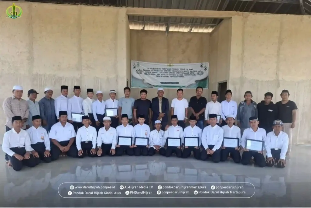 kelulusan santri menjadi momen bersejarah bagi SMP Tahfizh Al-Qur'an Darul Hijrah 4 Sarigadung Simpang Empat Tanah Bumbu Kalimantan Selatan