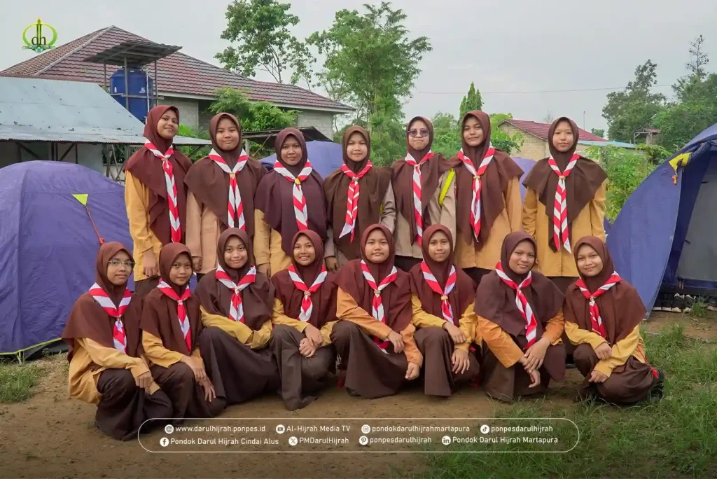 latihan persiapan oleh santri putra dan santri putri Pondok Darul Hijrah Cindai Alus menghadapi WMSJ tahun 2025 dalam rangka 100 tahun gontor