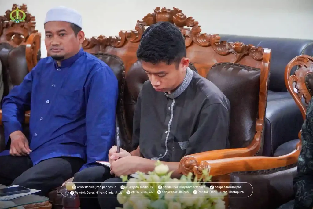 staf ziswaq darul hijrah mencatat pemaparan penting dari baznas kalsel