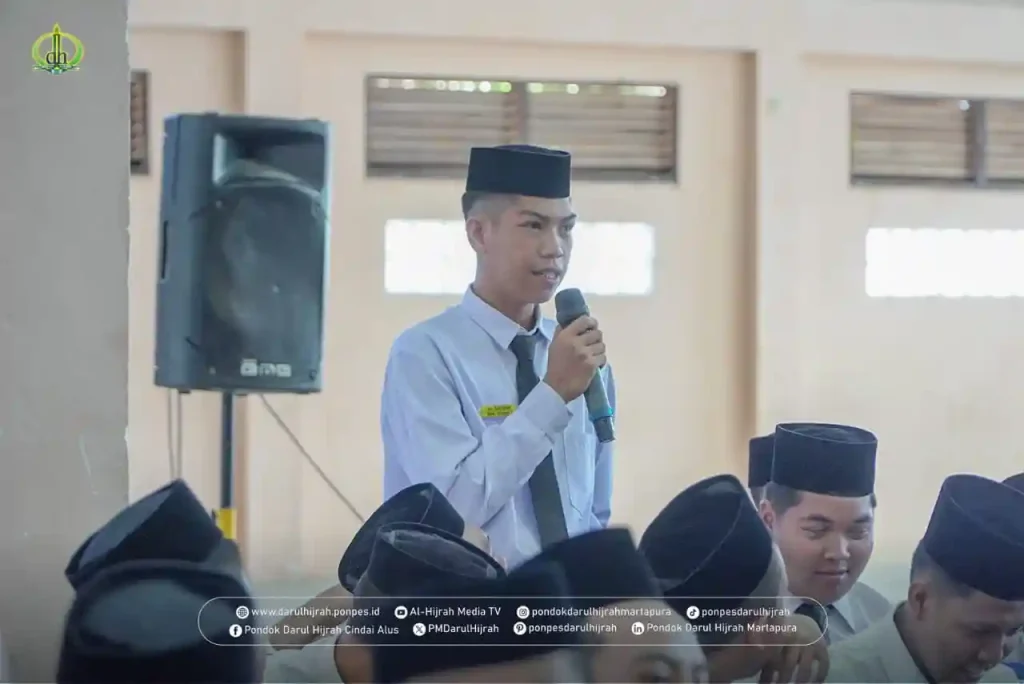 santri kels 5 diminta menyampakan hasil keputusan kenaikan pada yudisium kenaikan kelas 5