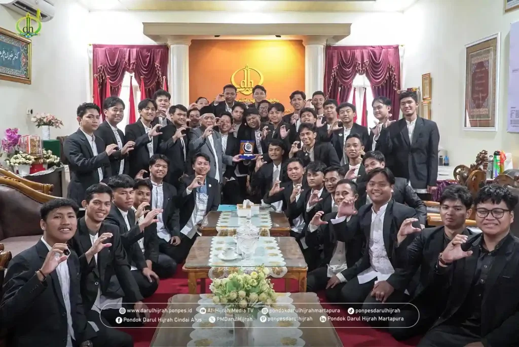 pelepasan purna tugas Pengabdian tahun 2024 oleh Pimpinan Pondok Darul Hijrah