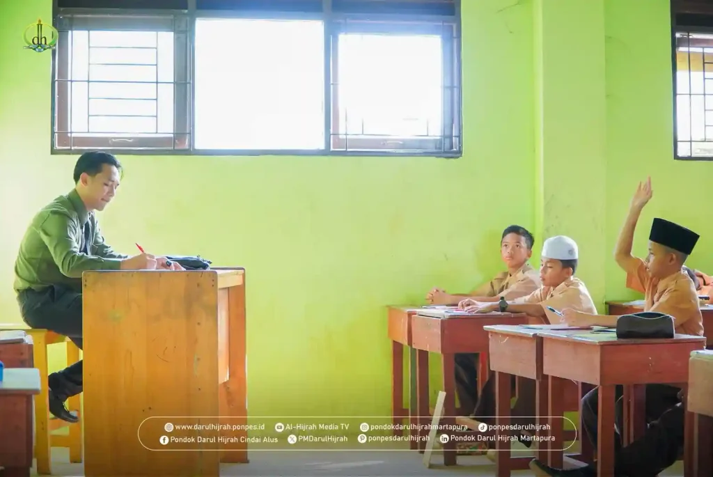 para asatidz wali kelas sudah mulai masuk mengajar santri baru pada tahun ajaran baru 2025 / 2026
