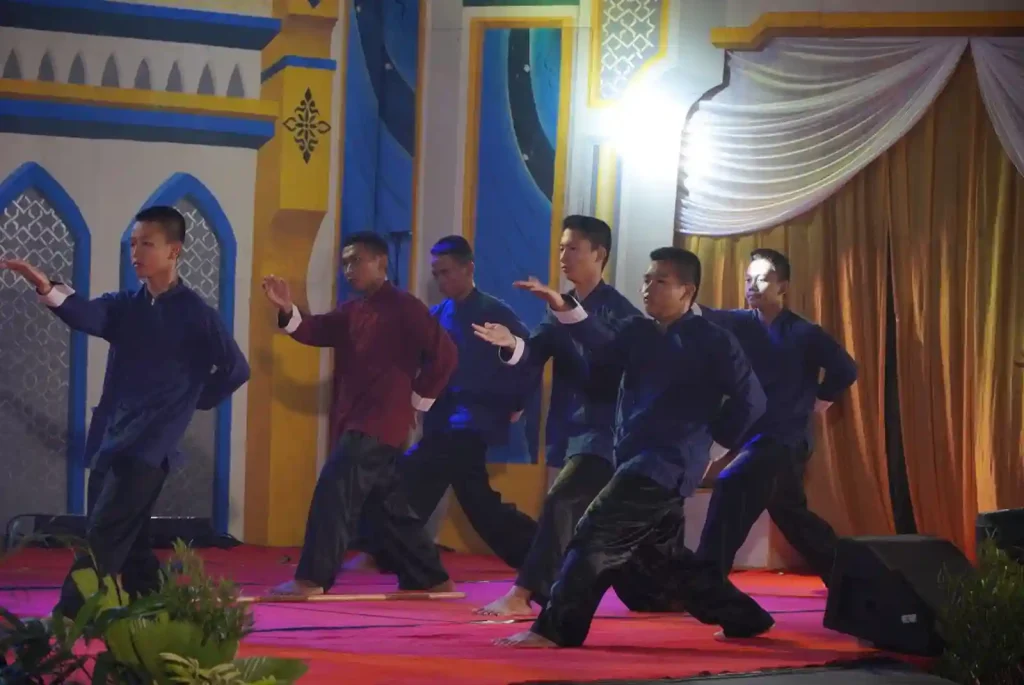 penampilan pada kegiatan drama arena kelas 5 tmi darul hijrah cindai alus