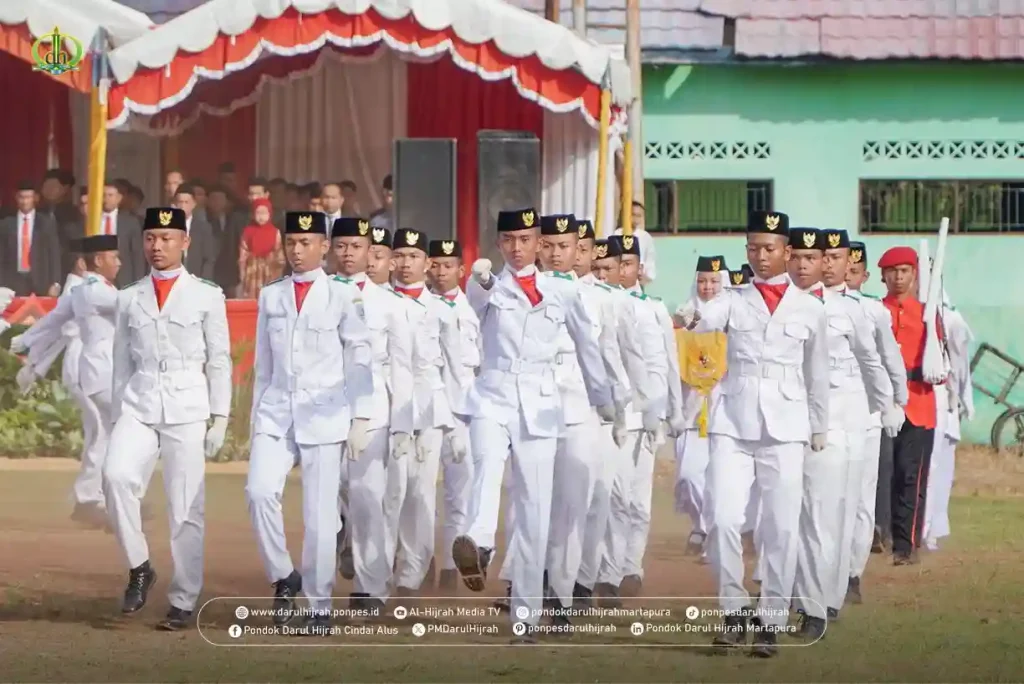 Upacara Peringatan Hari Kemerdekaan di Pondok Darul HIjrah Cindai Alus berlangsung meriah