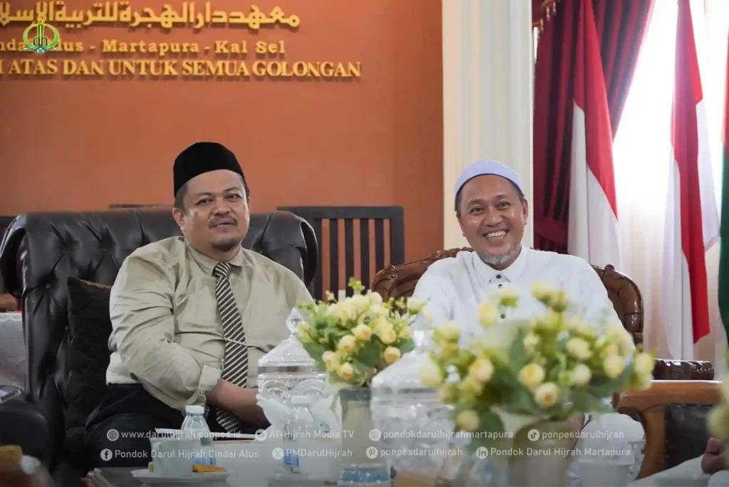 ramah tamah pimpinan pondok darul hijrah cindai alus dengan pimpinan pondok insan madani sangat hangat