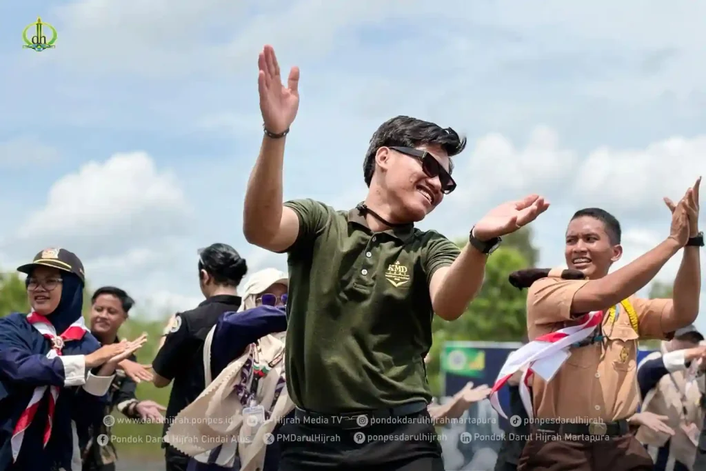 semaphore dance pramuka darul hijrah pada USCC IX 2025