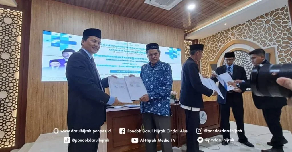 Ust. Nasrullah Ghazali Wakil Ketua STIT Darul Hijrah tandatangani MOU dengan Universitas Darunnajah Jakarta.